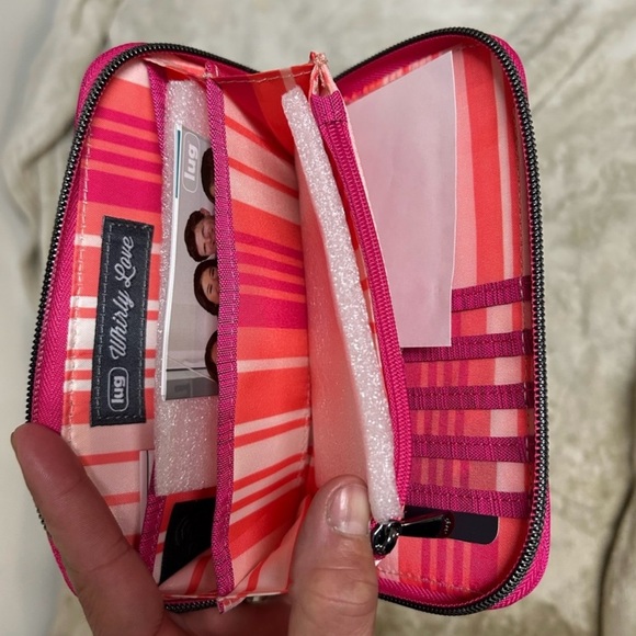 Lug “Whirly Love” Pink Wristlet Wallet. Love embroidered on. NWT hard to find - Picture 3 of 3